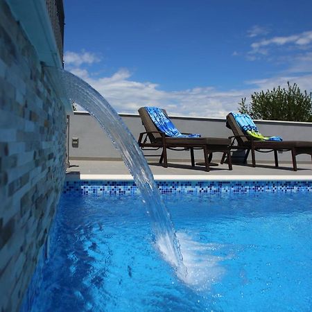 Vacation Home Meri Mirce Zewnętrze zdjęcie